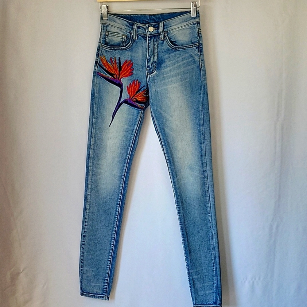 MNML Embroidered Skinny Jeans Light Wash Size 28